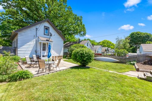 211 62, Milwaukee WI 53214-1822 exterior