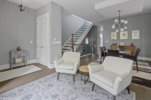 3621 Hermitage Ave, Chicago IL 60613-3507 exterior