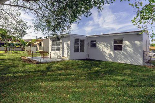 232 7 Ave, Boynton Beach FL 33435-3879 exterior