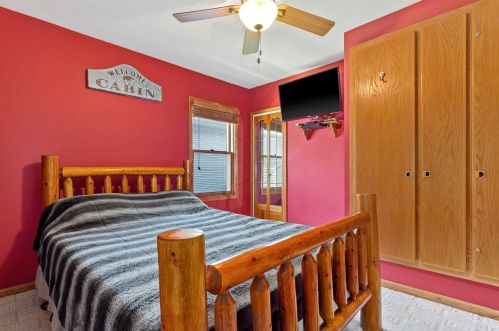 1015 76, Milwaukee WI 53214-3031 exterior