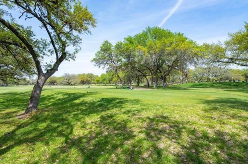 8902 Balcones Clb Dr, Austin TX 78750-3008 exterior