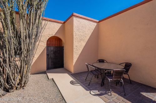 1040 Calle De La Temporada, Green Valley, AZ 85614-1964