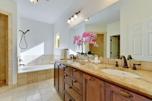 218 Fletcher St, Austin TX 78704-5031 exterior