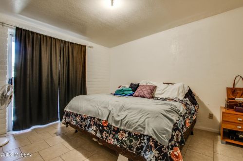 5040 17 St, Tucson AZ 85719-6766 exterior