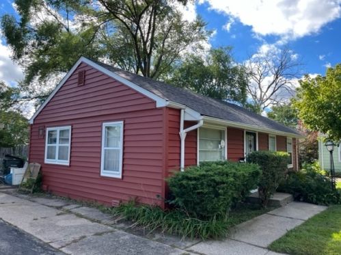 1705 Lyons Ct, Waukegan, IL 60085-7827