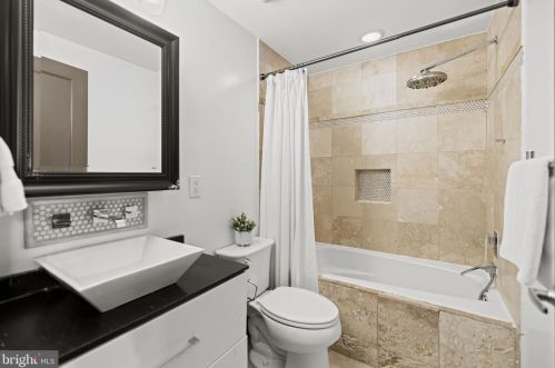 706 4th St, Washington DC  20003-4205 exterior