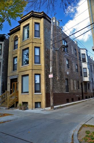 850 Fletcher St, Chicago, IL 60657-4411