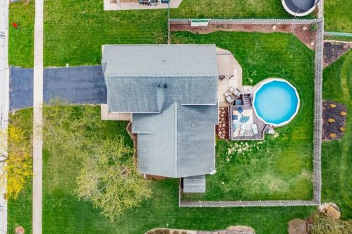 1772 Kennsington Ln, Bull Valley IL 60014-2047 exterior