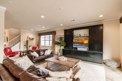 6480 Marbella Dr, Naples FL 34105-5040 exterior