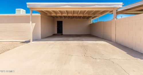 8301 28th Dr, Phoenix AZ 85051-8464 exterior