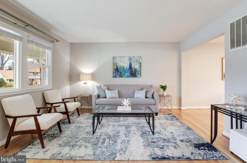 8428 Cherry Vly Ln, Alexandria VA 22309-2100 exterior