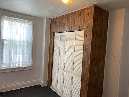 2913 Bedford Ave, Pittsburgh PA 15219-4011 exterior