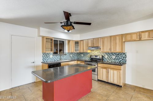 18213 7 Dr, Phoenix AZ 85023-5237 exterior