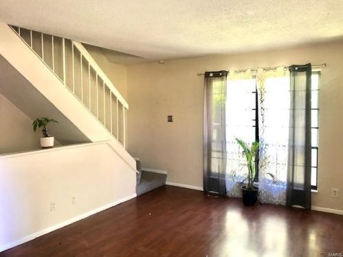 2419 Forest Shadows Dr, Saint Louis, MO 63136-5805