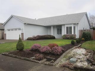 7466 Parkplace Dr, Salem, OR 97303-7852