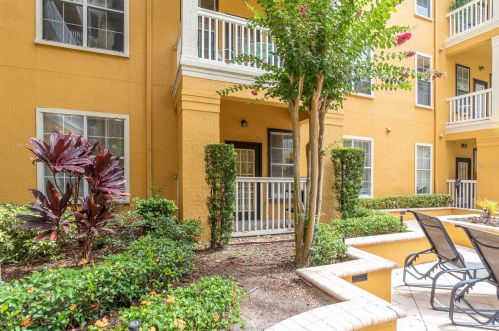 860 Orange Ave, Orlando FL  32801-1015 exterior