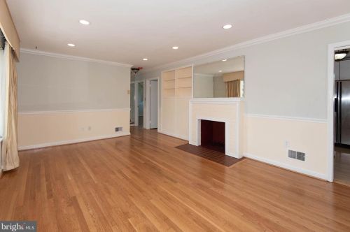 9619 Cottrell Ter, Silver Spring, MD 20903-2229