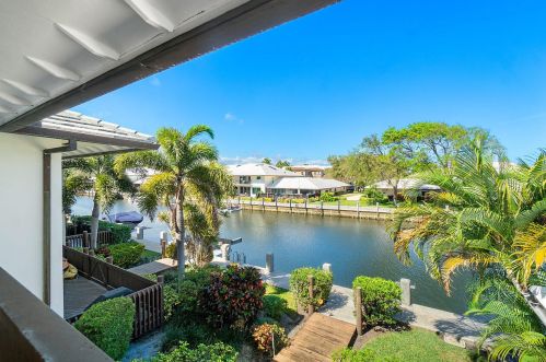 5256 Boca Marina Cir, Boca Raton FL  33487-5247 exterior