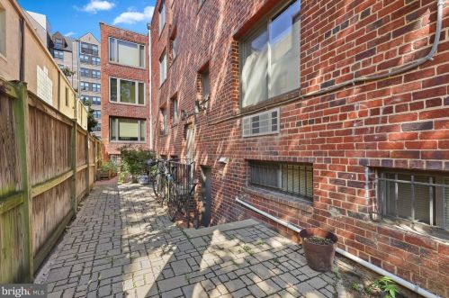 2639 15th St, Washington DC  20009-4654 exterior