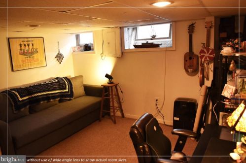 224 Lemonte St, Philadelphia PA 19128-4518 exterior