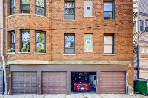 1200 Sherwin Ave, Chicago IL 60626-2218 exterior