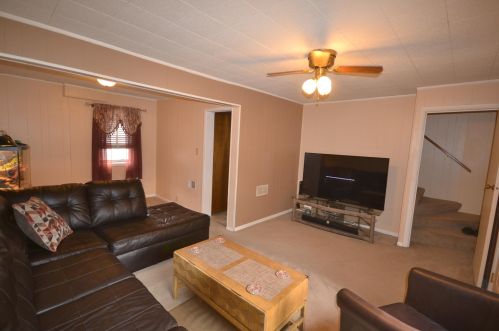 4342 68th St, Milwaukee, WI 53220-3428