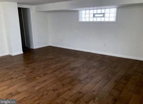 6802 Henry Ave, Philadelphia PA 19128-1522 exterior