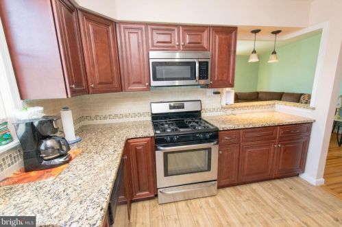 8218 Colfax St, Philadelphia PA 19136-1904 exterior