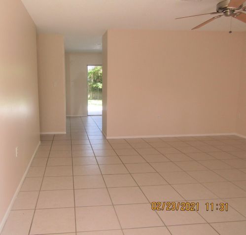 130 Wisteria Ave, Fort Pierce FL 34982-5907 exterior