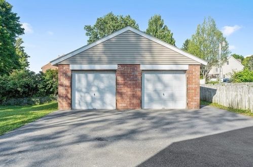 30 Maple Ave, North Andover MA 01845-3613 exterior