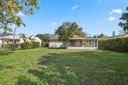 5388 Courtney Cir, Boynton Beach FL 33472-1249 exterior