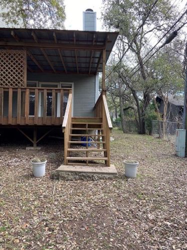 8102 Baywood Dr, Austin TX 78759-8910 exterior