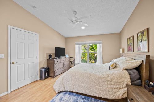 8530 Logia Cir, Boynton Beach FL 33472-7111 exterior