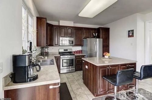 901 Leia Ln, New Brunswick NJ  08904-1868 exterior