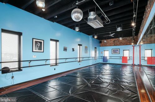 2337 13 St, Philadelphia PA 19123-0024 exterior