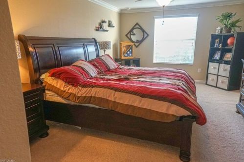 2330 Heydon Cir, Naples FL 34120-4578 exterior