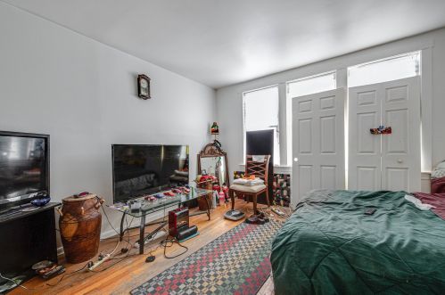 7448 Kenwood Ave, Chicago IL 60619-1427 exterior