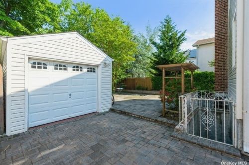 5 7 St, Valley Stream NY 11581-1255 exterior