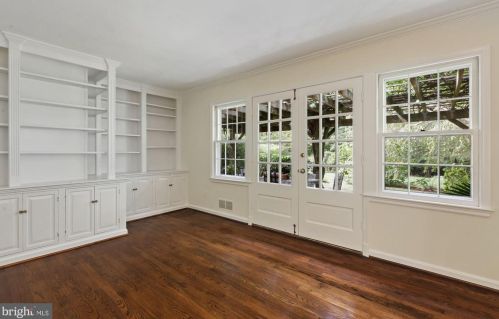 11013 Cripplegate Rd, Rockville MD 20854-1630 exterior