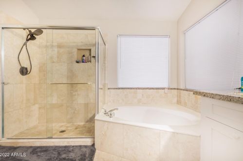 1004 Amberwood Dr, Phoenix AZ  85048-1937 exterior