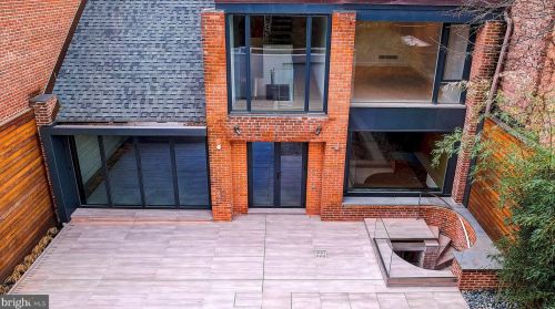 110 Delancey St, Philadelphia PA 19103-6409 exterior