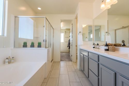 31314 1 Pl, Phoenix AZ 85022-2316 exterior