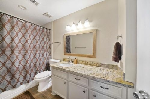 150 Golfview Dr, Montgomery TX 77356-8804 exterior