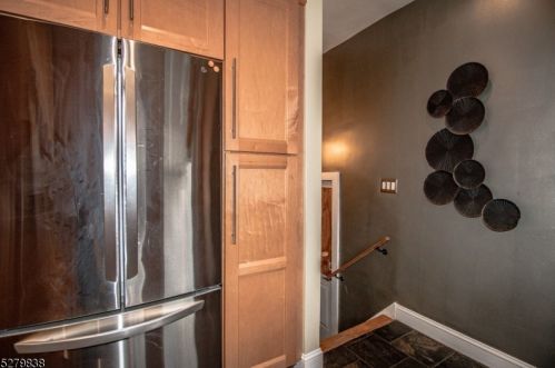 32 Park Ave, Avenel NJ 07001-1448 exterior