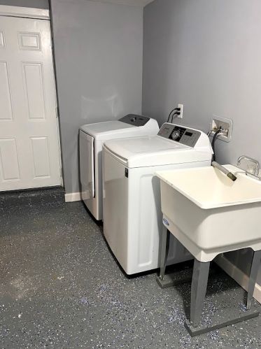 6900 Dorchester Ave, Chicago IL  60637-4702 exterior