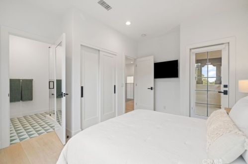 10464 Caribou Way, Tustin CA  92782-1470 exterior