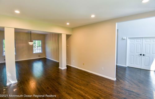 5 Markus Ct, Jackson Twp NJ  08527-2886 exterior