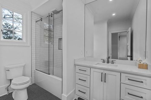 172 Blackland Dr, Atlanta GA  30342-4404 exterior