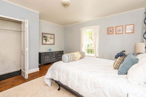 514 Kalamazoo St, Paw Paw MI 49079-1130 exterior