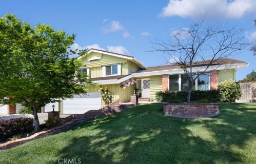 2109 Loma Alta Dr, Fullerton, CA 92833-1710